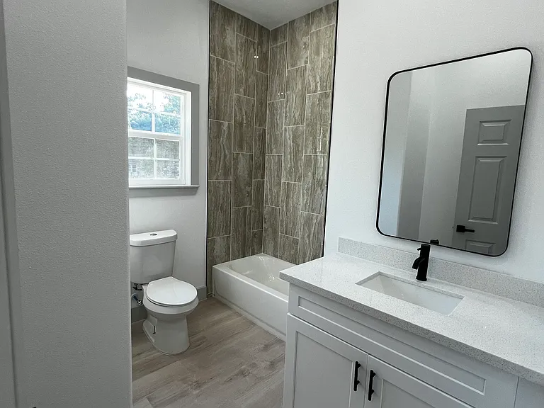 984 Dundee St — Photo 11