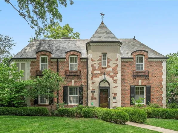 5010 Sunset Dr, Kansas City, MO 64112