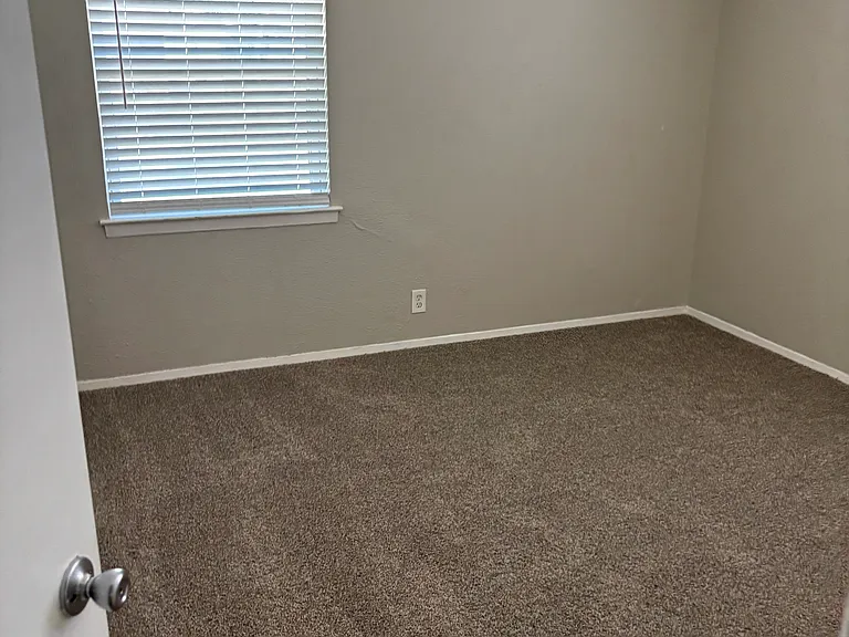 2513 Normont Cir — Photo 9