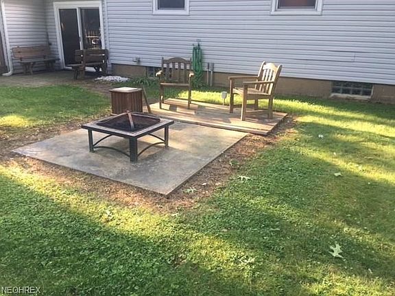 4th image of 1551 Hickory Ln