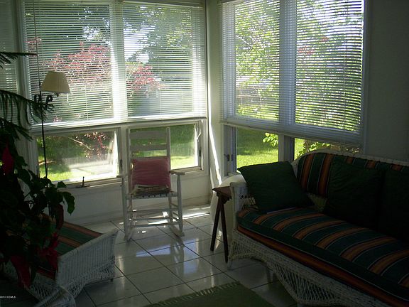 4th image of 401 5TH Street S