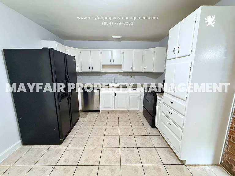 1329 NW 7th Ave — Photo 4