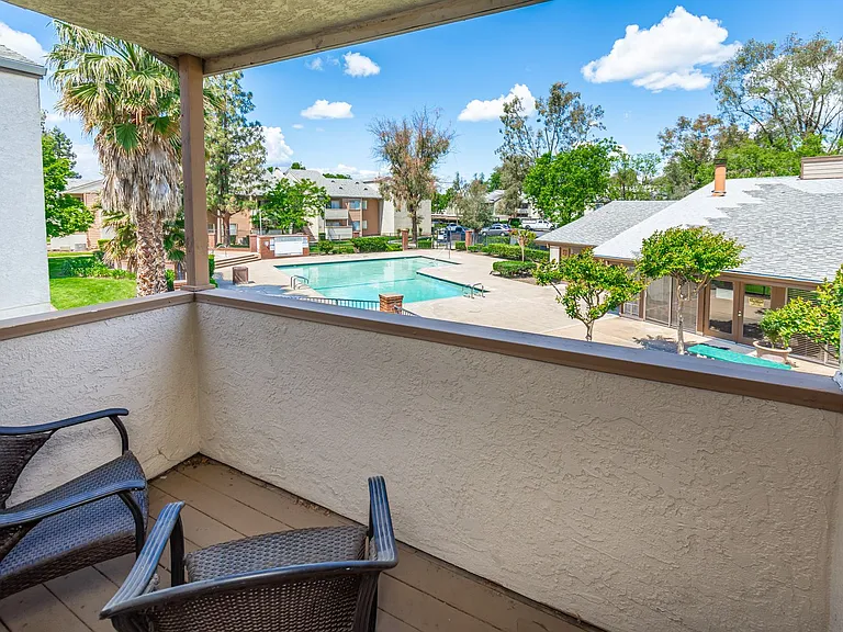 Carmel Pointe — Photo 81