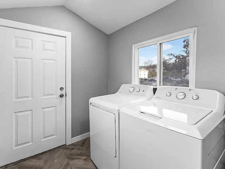 506 Southway Dr — Photo 21