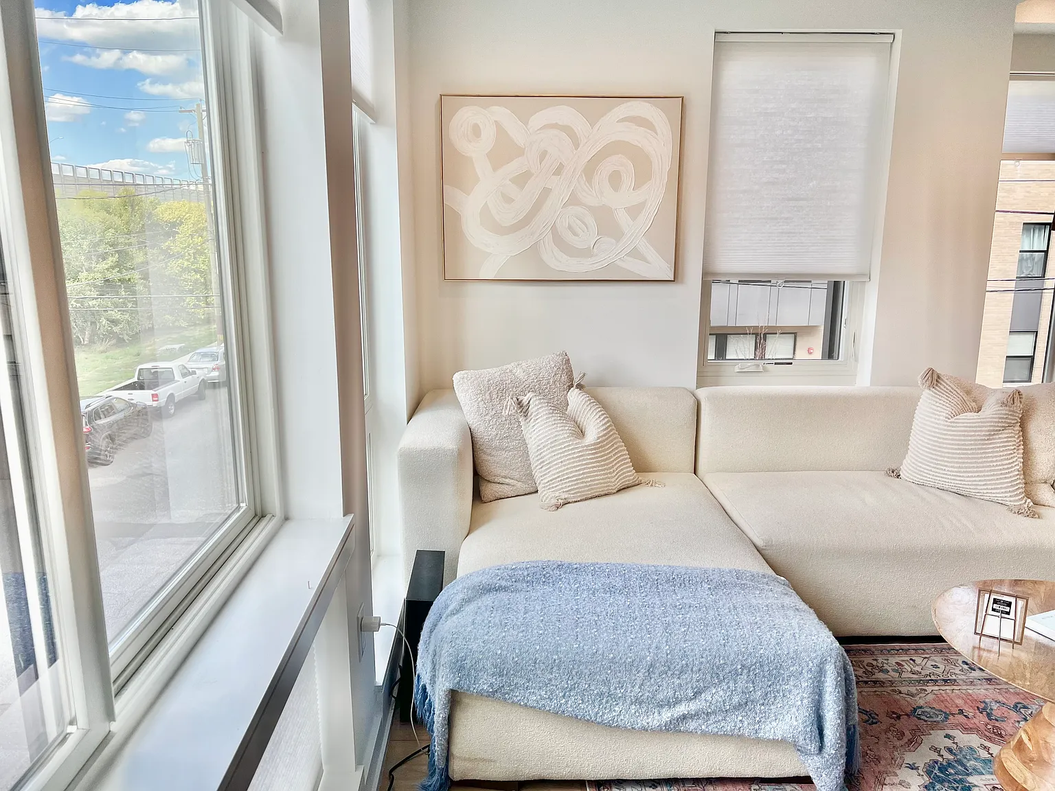 2 bed, 2.5 bath, 1136 sqft, $2,700 — Photo 3