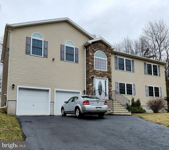 1342 Clover Rd, Mount Pocono, PA, 18334