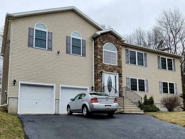 1342 Clover Rd, Mount Pocono, PA 18334