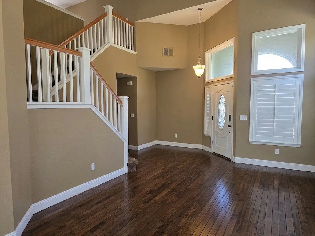 4 bed, 2161 sqft, $3,700 — Photo 4