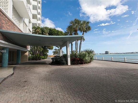2nd image of 2121 N Bayshore Dr APT 603