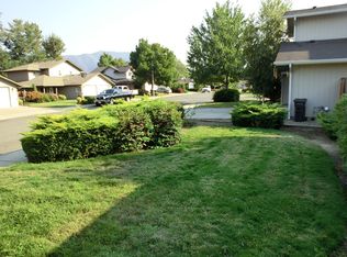 1338B Golden Park Dr, Grants Pass, OR 97527