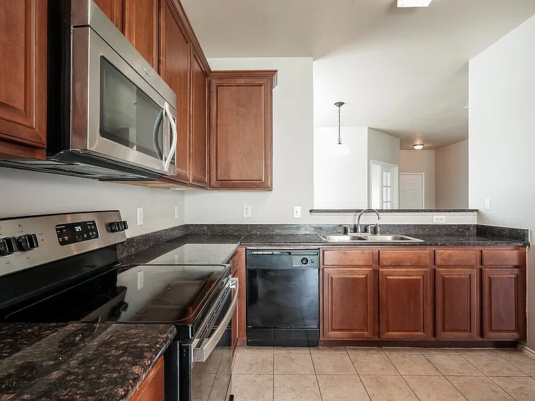 8500 Shallow Creek Dr — Photo 9