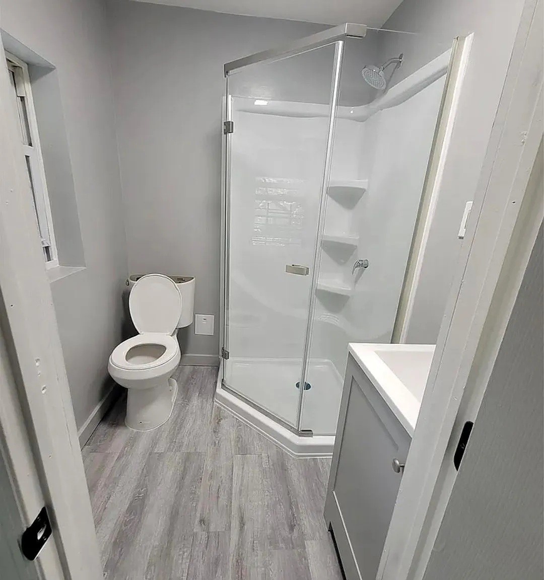 3 bed, 1.0 bath, 750 sqft, $3,000 — Photo 3