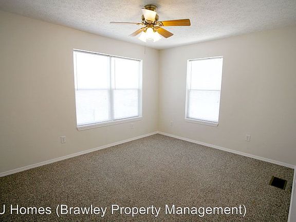 3rd image of 316 E 10th St #316