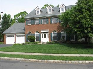 116 Providence Blvd, Kendall Park, NJ 08824