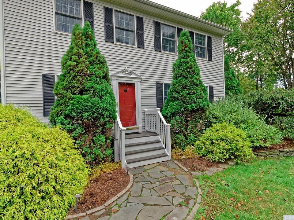 1st image of 140 Crestview Dr