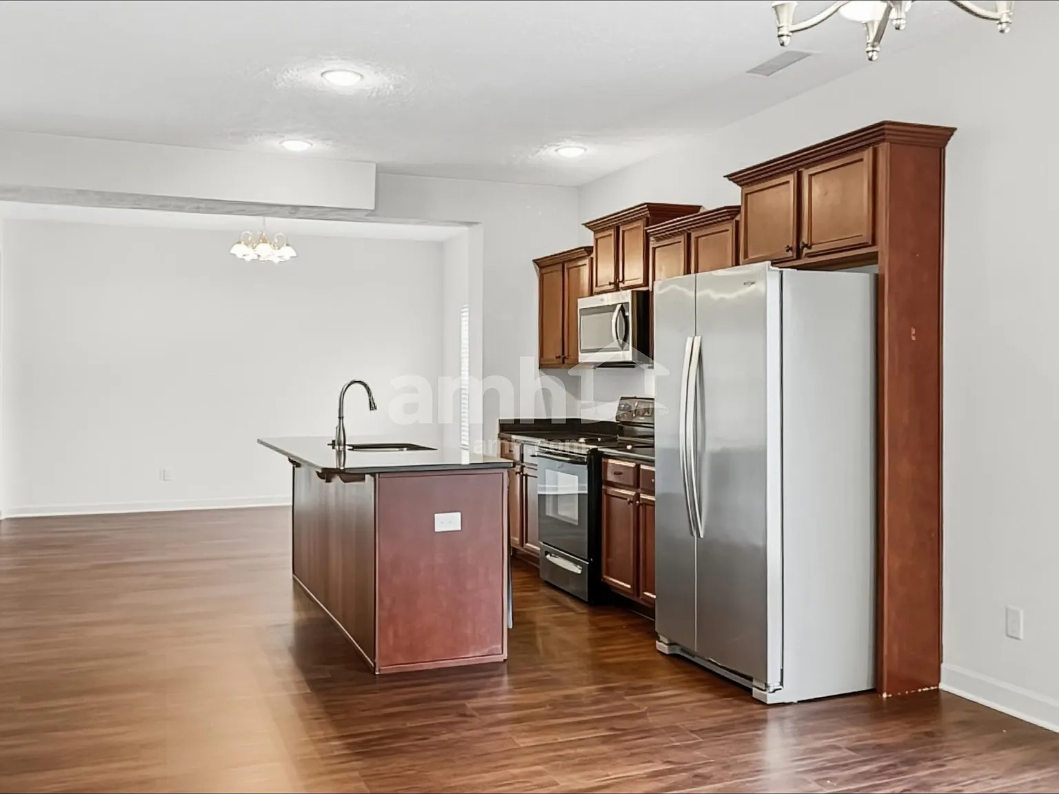 3 bed, 2.5 bath, 2200 sqft, $2,435 — Photo 3