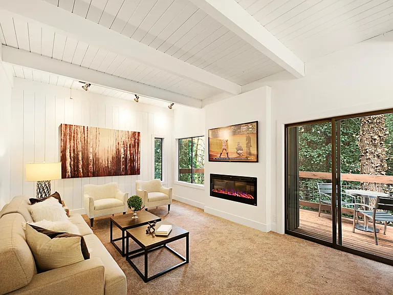 9014 Redmond Woodinville Rd NE — Photo 2