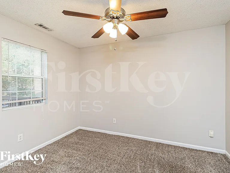 1716 Virginia St — Photo 15