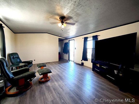 3rd image of 203 Bighorn Ave