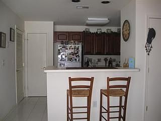 2nd image of 864 Honeybrook Cir