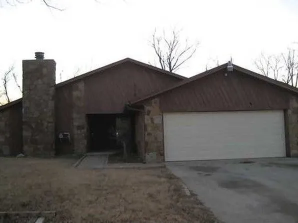 3005 Big Oak Dr, Midwest City, OK 73110