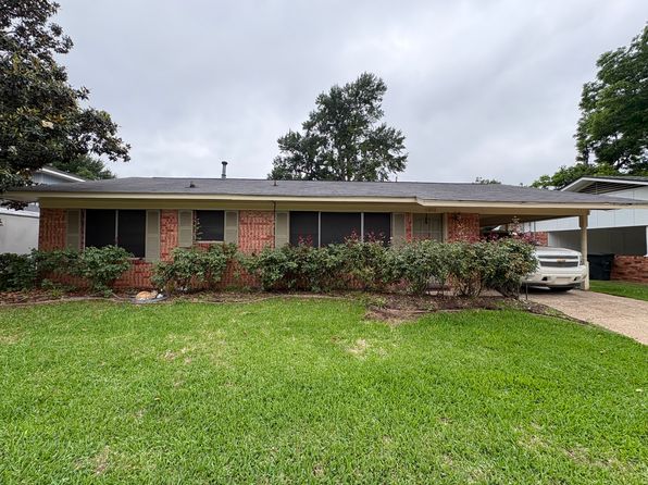 4102 Parkway Dr