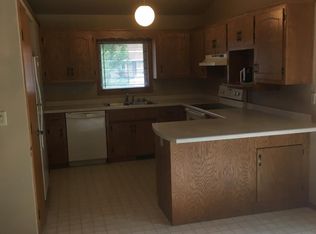 2902 W Big Bend Dr, Appleton, WI 54914