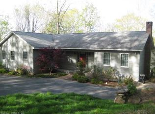 38 Hillcrest Dr, Mansfield, CT 06268