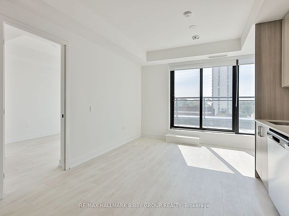 4th image of 758 Dovercourt Rd #405