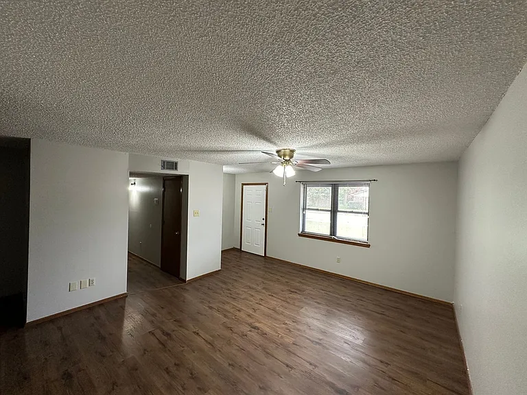 1705 S Tampa Ave — Photo 3
