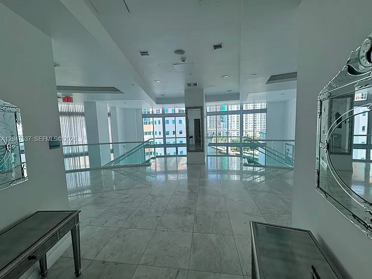 350 S Miami Ave #3304 — Photo 15