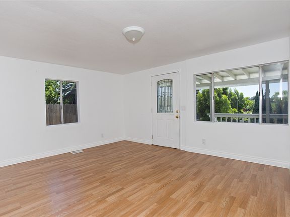 4th image of 2511 Euclid Ave