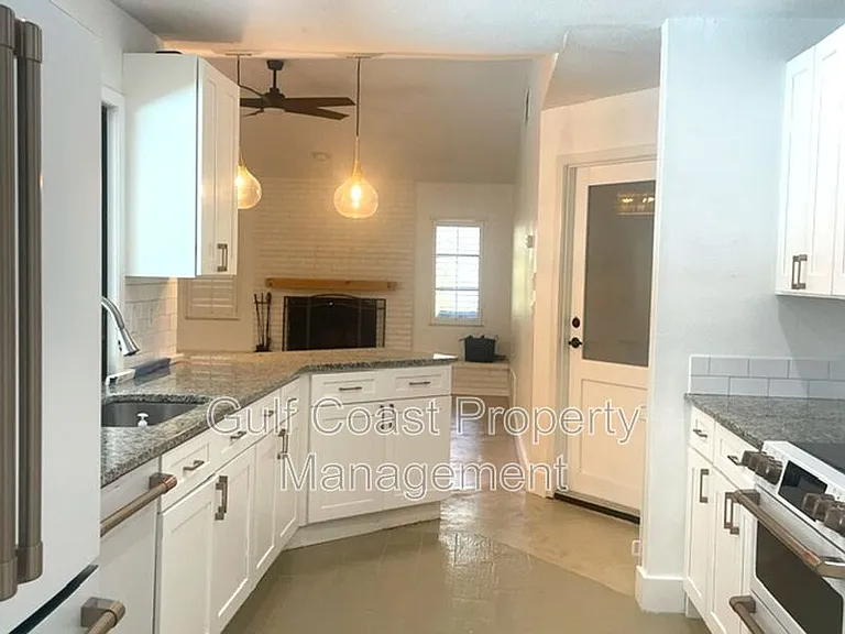 5677 Beneva Woods Cir — Photo 17