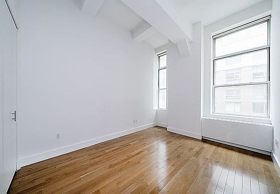 4th image of 321 W 37th St APT 5G