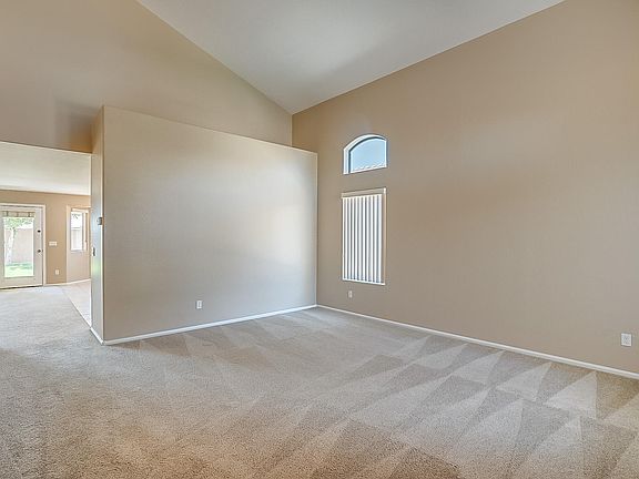 2nd image of 459 E Leslie Ave