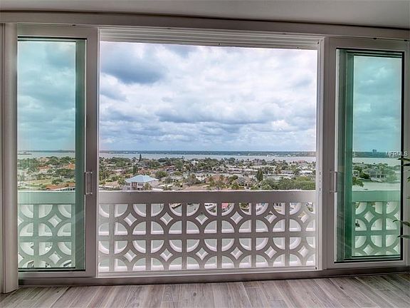 5th image of 31 Island Way APT 1006