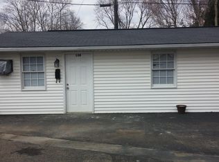 138 6th Dr SE #1, New Philadelphia, OH 44663