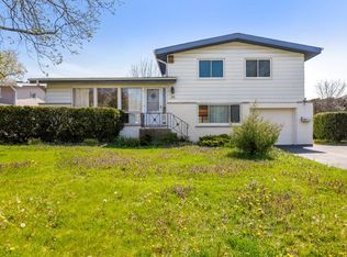 649 Fairway Dr, Glenview, IL
