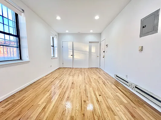 Rented by Pear NYC LLC | media 16