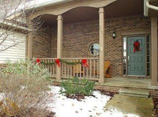 2081 Huntington Dr, Lake Orion, MI 48360