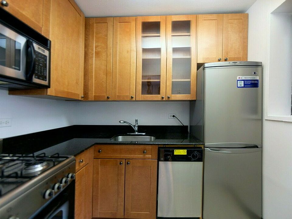 1st image of 77 W 15th St #502