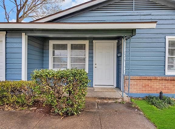 4th image of 1002 Pampa Dr