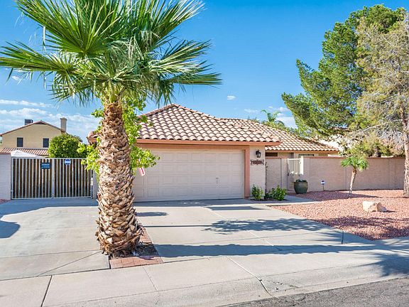 3rd image of 5424 W Cochise Dr