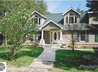 4831 Arborvitae Dr, Honor, MI 49640