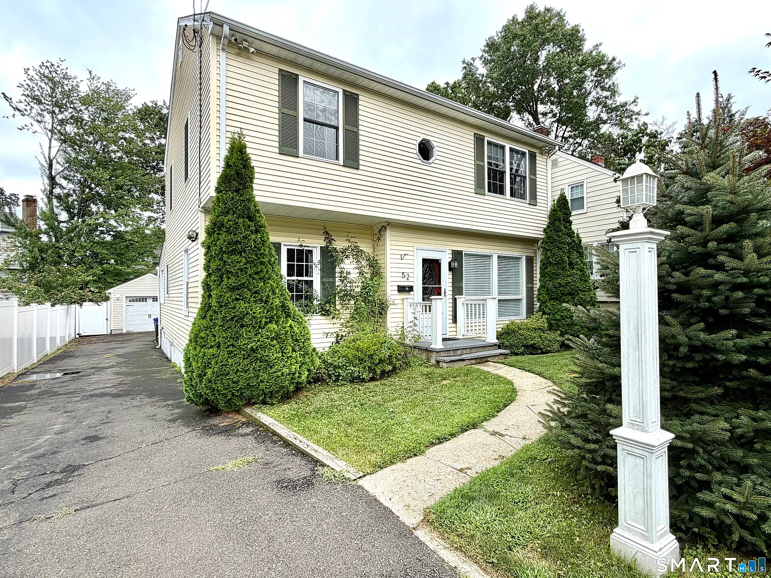 3 bed, 2.0 bath, 1566 sqft, $4,500 — Photo 2