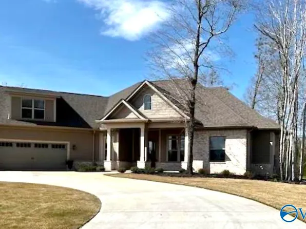 208 Greystone Pass, Guntersville, AL 35976
