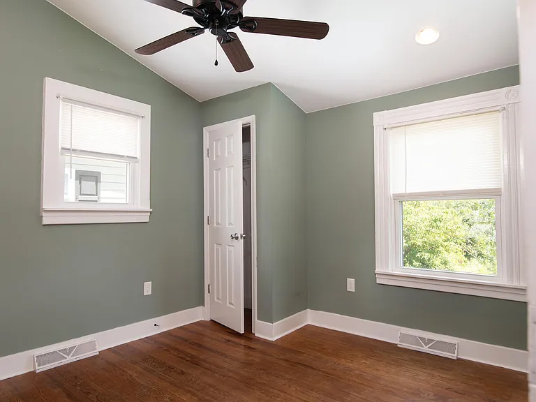 381 Main St — Photo 8