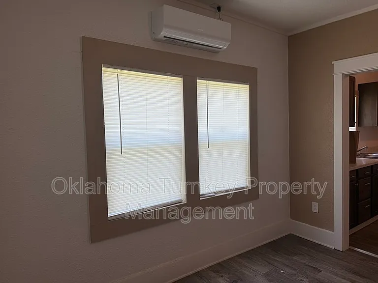 1213 N Alabama Ave — Photo 2