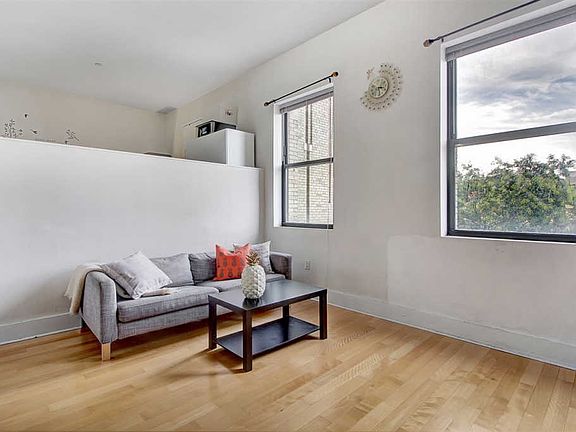 4th image of 4 Beacon Way APT 200