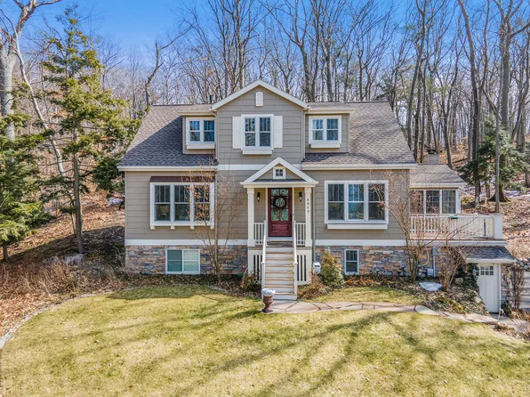 8863 Lake Shore Dr, West Olive, MI 49460